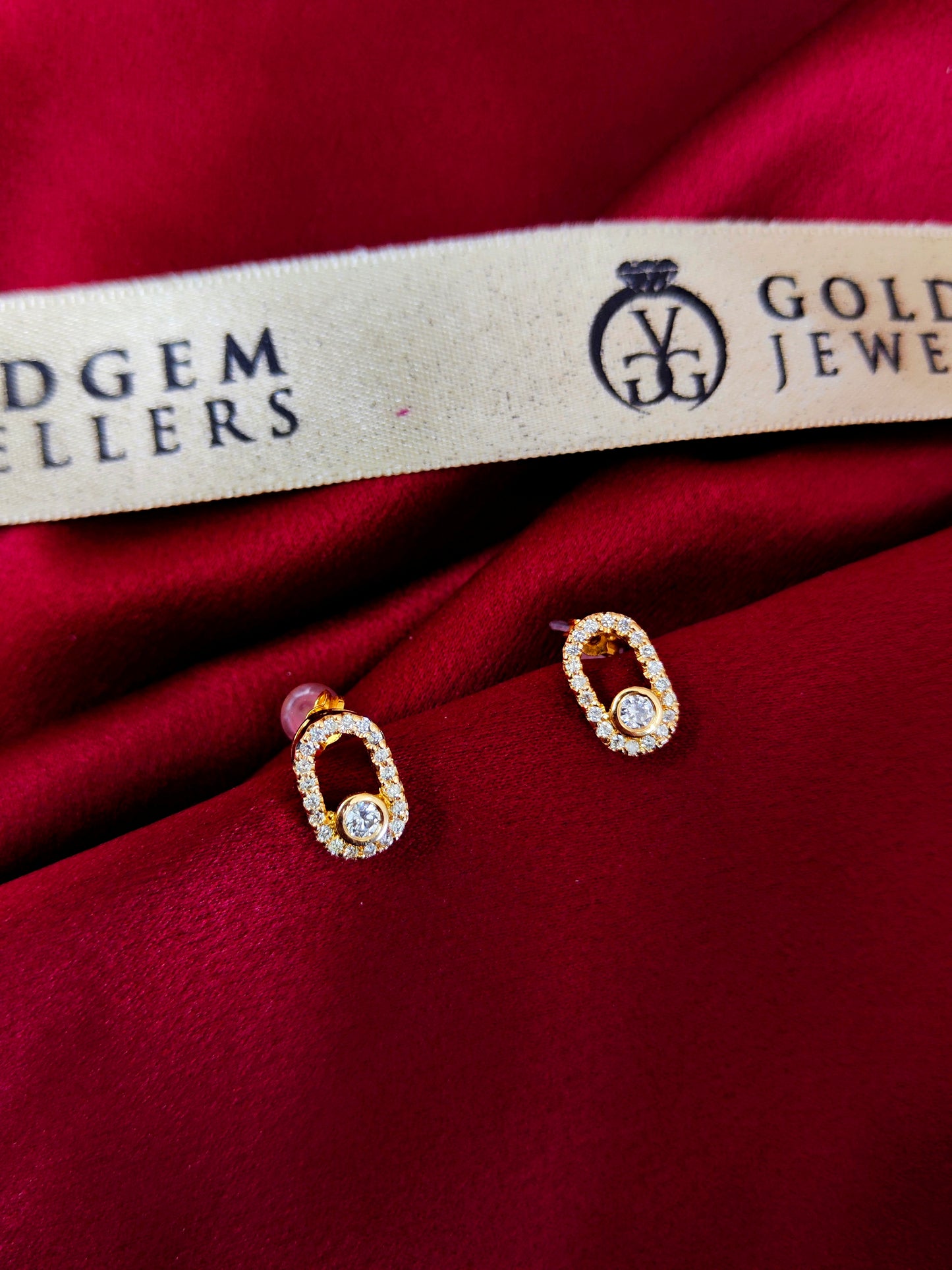 18ct Yellow Gold Natural Diamond Earrings