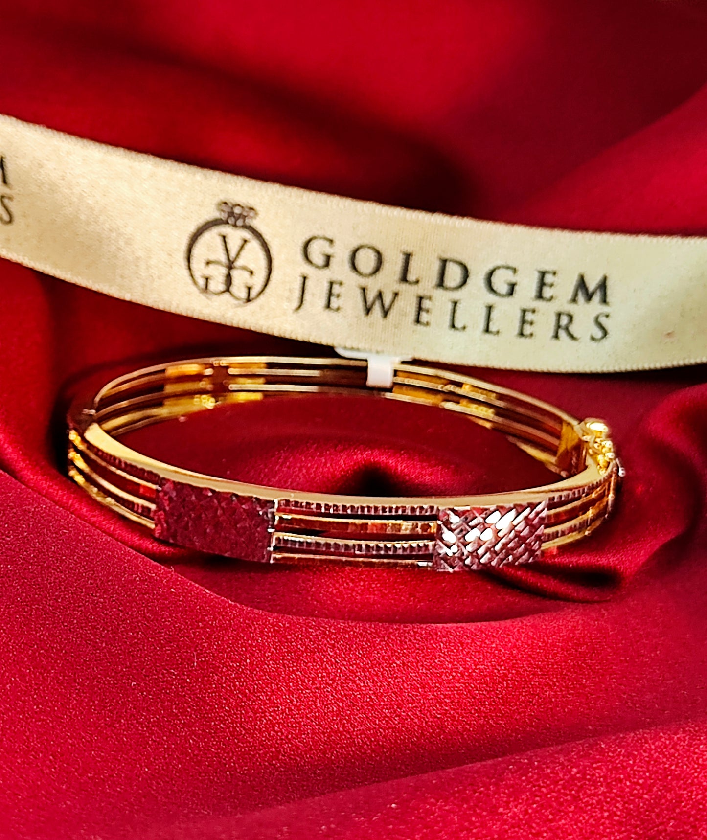 18CT 2 Tone Bracelet