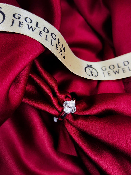 18ct White Gold Designer Dress Ring