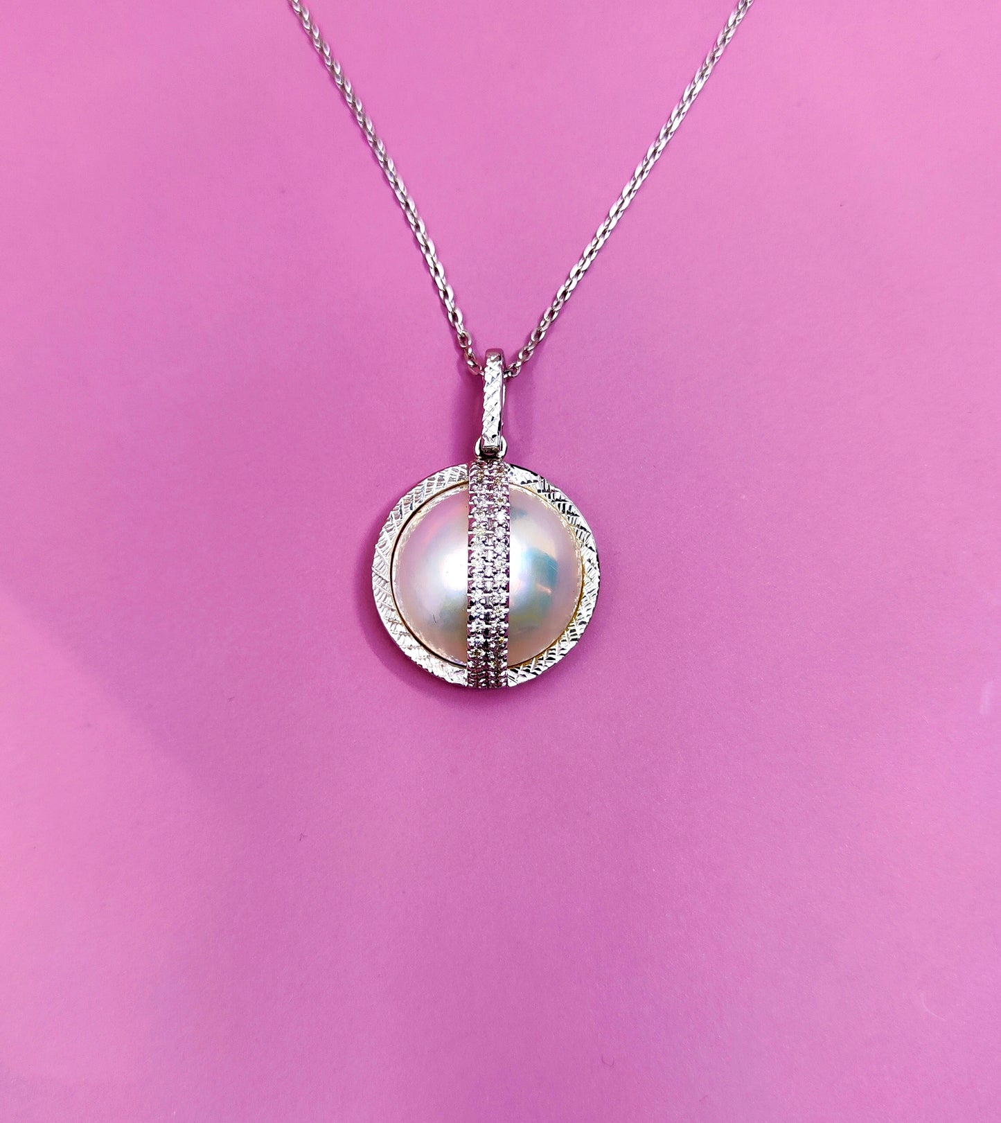 18ct White Gold Natural Diamond Pearl Pendant