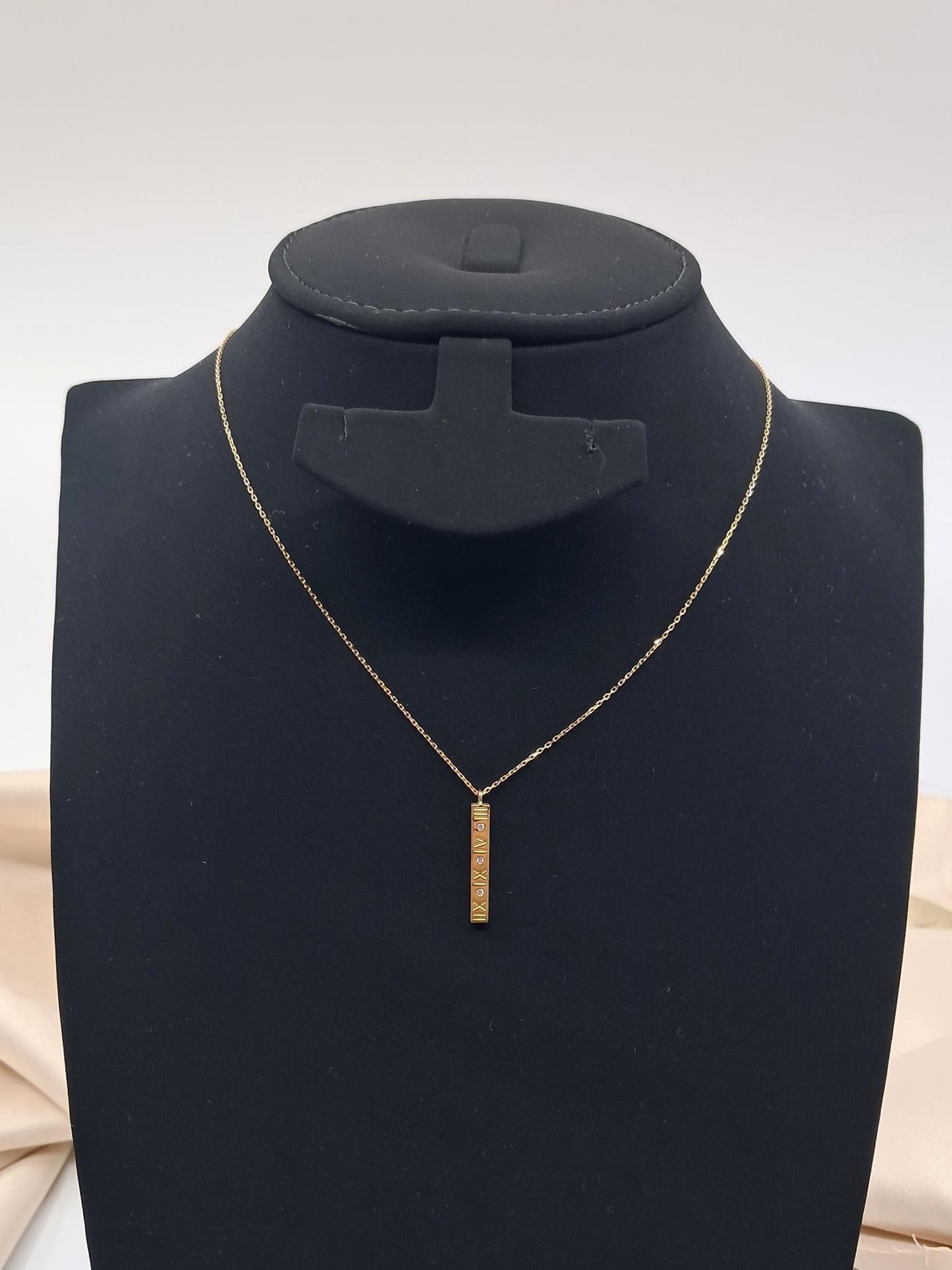 18ct Yellow Gold Roman Numeral Cubic Necklace
