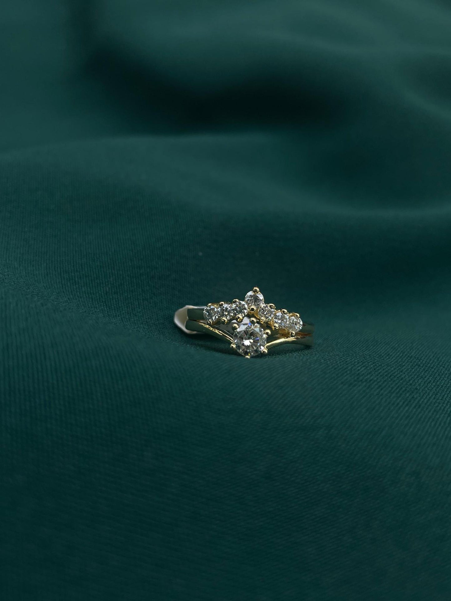 18ct Yellow Gold Natural Diamond Ring