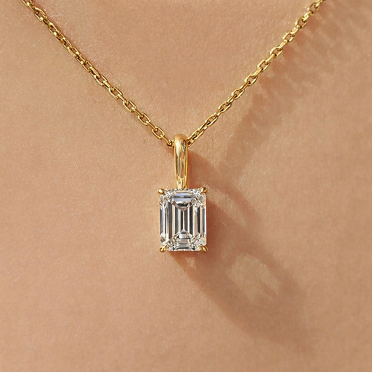 9ct Gold Lab Grown Diamond Solitaire Pendant – 5ct Emerald