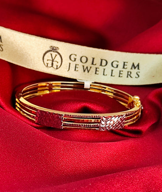 18CT 2 Tone Bracelet