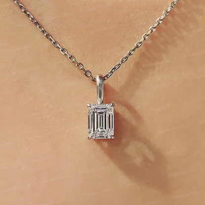 9ct Gold Lab Grown Diamond Solitaire Pendant – 5ct Emerald