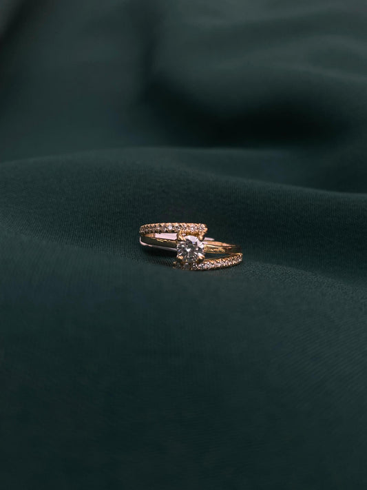 18ct Yellow Gold Natural Diamond Ring